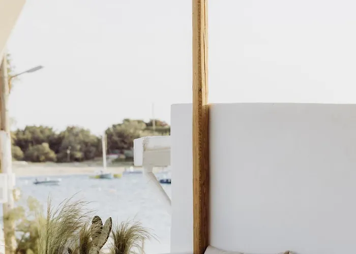 Enosis - Kalypso Flat Ajía Ána